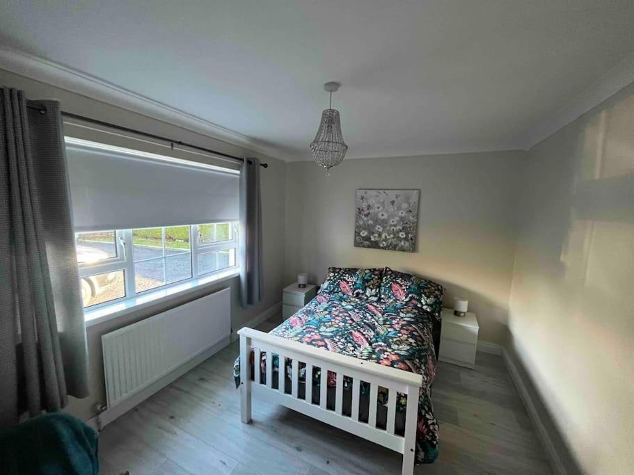 Cosy 4 Bed Bungalow In Quiet Residential Area! Strabane Zewnętrze zdjęcie